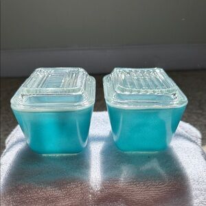 Vintage turquoise pyrex Glass Containers with Lids